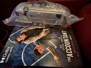 Nueva casa rodante Airstream The Accountant 2 película lata palomitas AMC exclusiva y póster lo último - Imagen 1 de 1