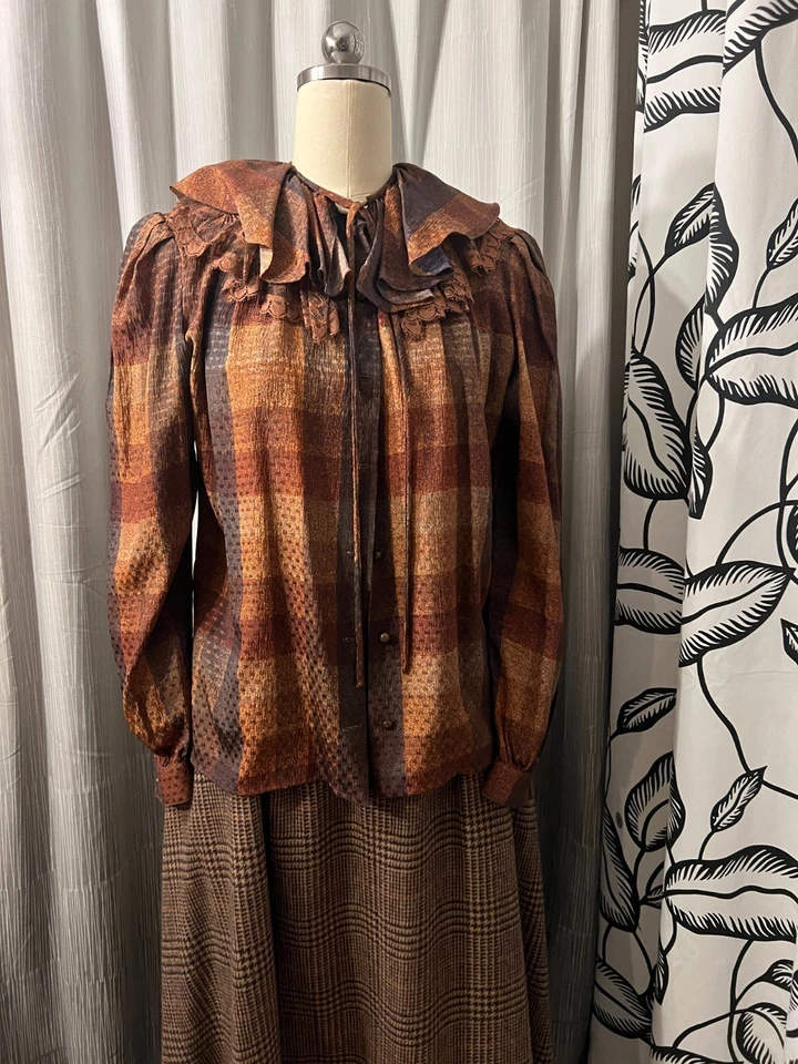 Blusa de seda a cuadros vintage años 80 VALENTINO Boutique con cuello con volantes de encaje - talla 6/8 Foto 1 de 4