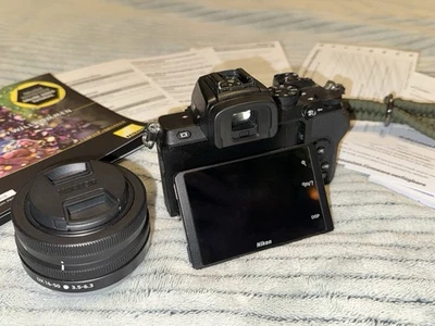 Nikon Z50 Systemkamera NIKKOR Z DX 16–50mm Objektiv Kit - wie Neu, OVP + Extras - Bild 1 von 4