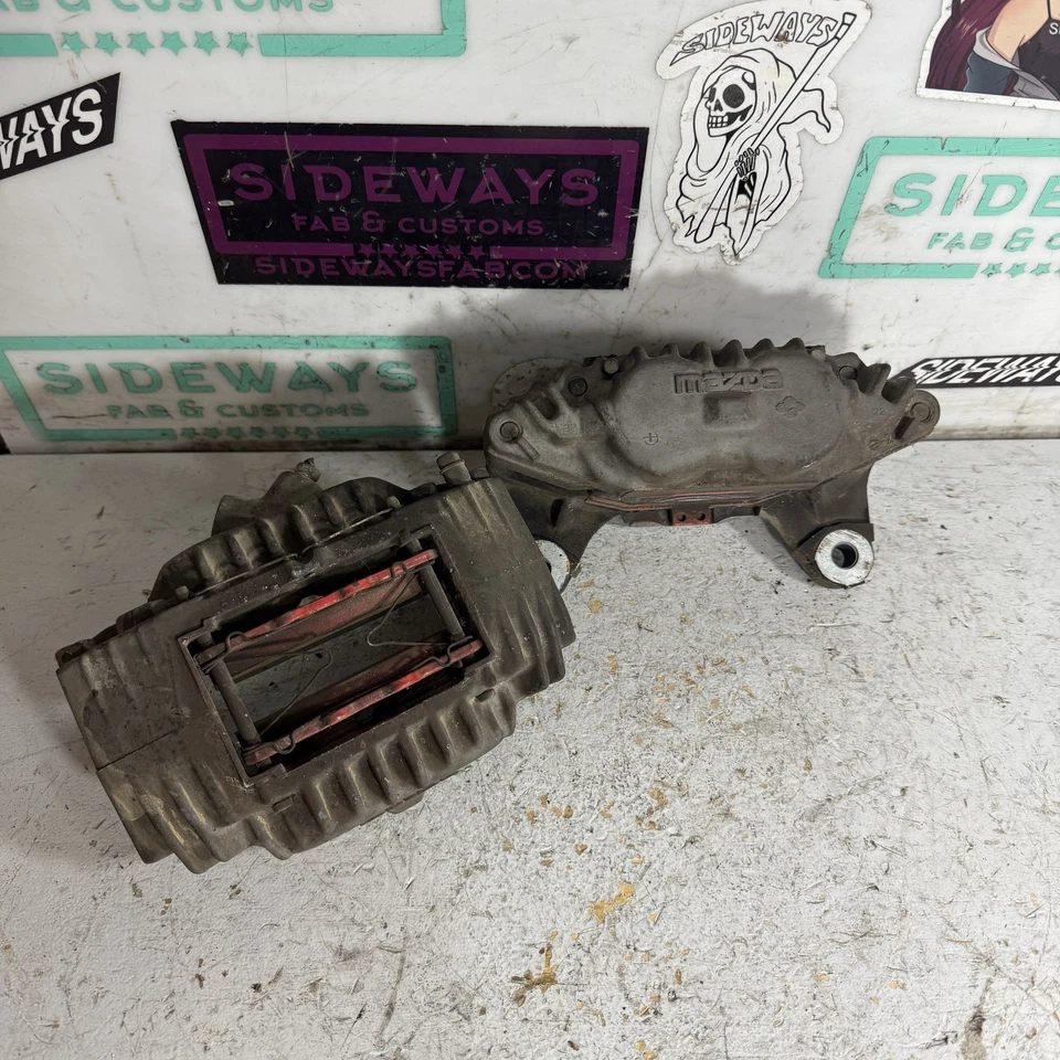 86-91 马自达 RX7 4 活塞前制动卡钳 FC 左右对 — 第 1/4 张图片