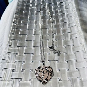 Rose Quartz Heart Necklace - Picture 1 of 1