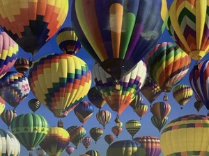 Puzzle Hot Air Balloons FACTORY SEALED 1000 Piece With Poster Balloon Beach Hous - Picture 1 of 7