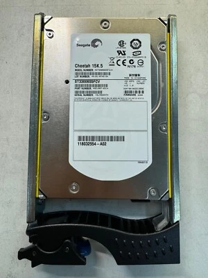 EMC 005048741 300GB 15K RPM 16MB 4 Gb/s Fibre channel 3.5" HDD - Image 1 of 4