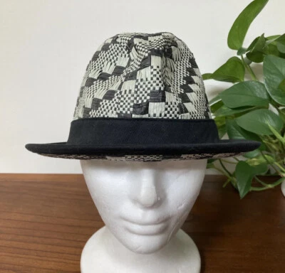 DE COLECCIÓN SOMBRERO QUICKSILVER TEJIDO PAJA FEDORA PELLIZCO LIGERO Pequeño/Mediano NUEVO Foto 1 de 4