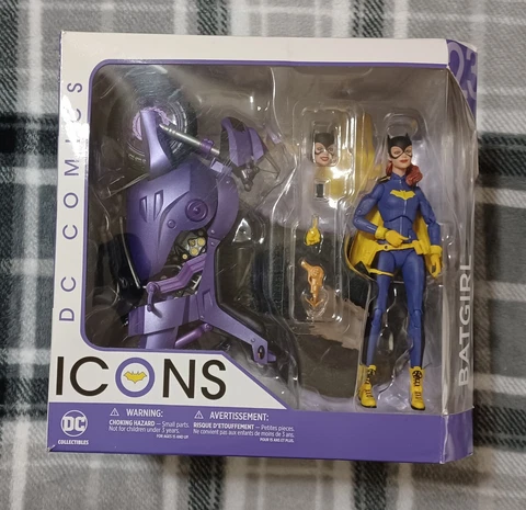 DC Collectibles Icons 6" Figure Batgirl of Burnside Deluxe Action Figure Opened Cover