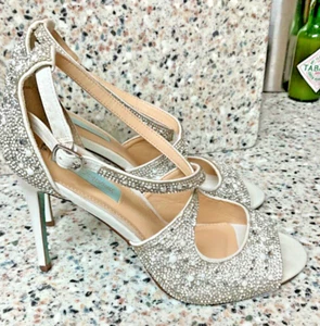 BETSEY JOHNSON silver party wedding HEELS SIZE 9 SB BAYLI HIGH HEELED - Picture 1 of 13