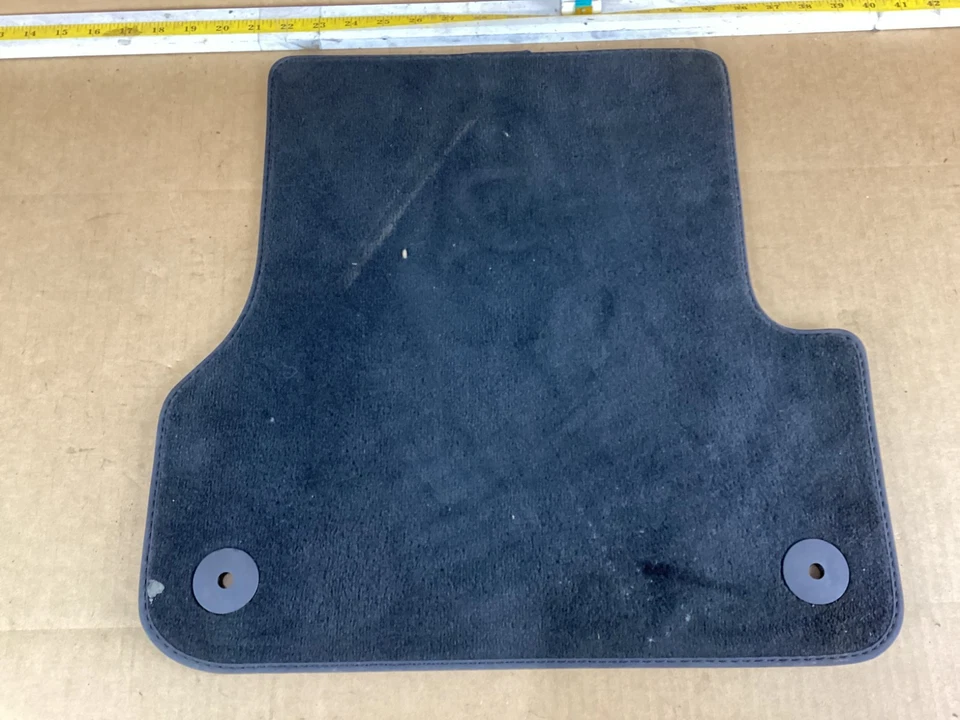 Audi A7 Quattro 2012-2018 parte trasera derecha segunda fila segundo piso alfombrilla revestimiento fabricante de equipos originales Foto 1 de 4