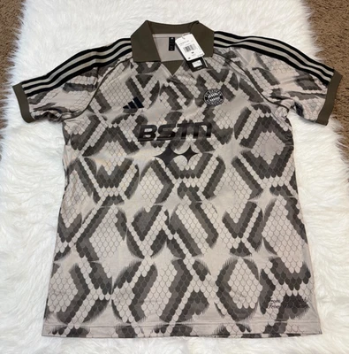 Camiseta de fútbol Adidas X BSTN X Bayern Munich The Garden para hombre talla mediana JF0573 Foto 1 de 4