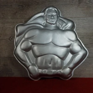 Super Hero Muscle Cake Mold Batman 1977 DC COMICS #502-1212 Wilton Aluminum - Picture 1 of 7