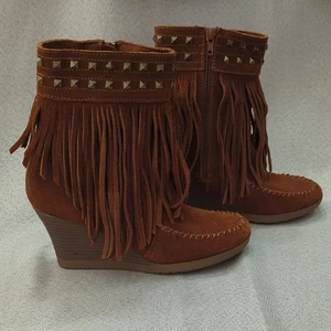 Minnetonka Suede Fringe Wedge Boots 7 Women's Studded Zip Up Mocassin - Picture 1 of 9