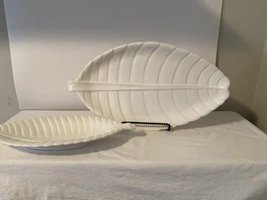 Italy Beautiful Palm Leaf Platters 14&18” 2 Serving Platters White Porcelain - Picture 1 of 8