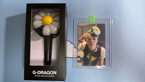 G-DRAGON Ubermensch Official Mini Light Keyring + photo card - Picture 1 of 2