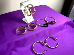 Lot HUGE RETRO PIERCED HOOP EARRINGS Gold Tone L208 - Picture 1 of 11
