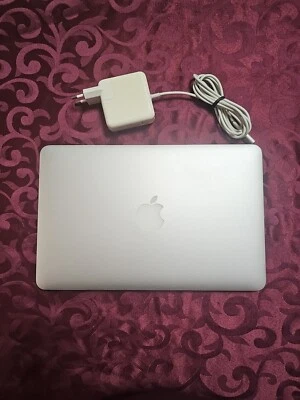 MacBook Air 11,6" (Late 2010), Model A 1370, 64 GB SSD, Silber, 1,4 GHz Intel - Bild 1 von 4