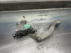 01-05 Volkswagen VW Passat MANUAL ONLY - accelerator pedal gas pedal assembly - Picture 1 of 4