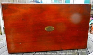 Antik? Schreibschräge aus Holz ohne Schlüssel - Bild 1 von 8