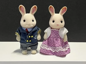 Calico Critters • Sylvanian Families • 2 Rabbit Grandparents • Grandma & Grandpa - Picture 1 of 11