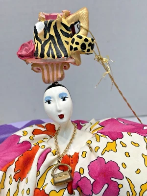 Muñeca artística francesa Poupee Millet hecha a mano por Isabelle de colección dama con tocado de cartera Foto 1 de 4