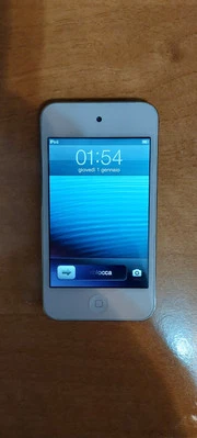 Apple iPod Touch 4a 4th generazione 8GB bianco A1367 mp3 - Immagine 1 di 4
