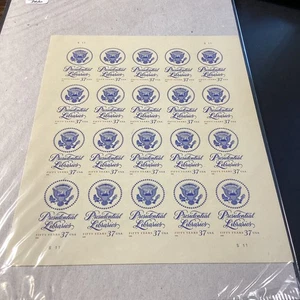 Scott # 3930...37 Cent...Presidential Libraries...Pane of 20 Stamps MNH-2005-NIP - Bild 1 von 2