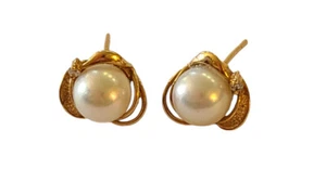Lovely 14K Gold Pearl & Diamond Stud Earrings - 2.2g - Picture 1 of 6