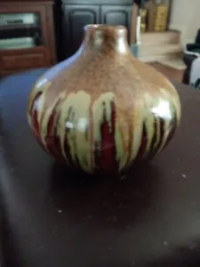 POTTERY VASE - Picture 1 of 7
