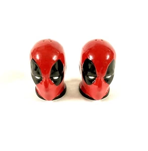 Zak! Designs Marvel Deadpool Salt And Pepper Shakers - Picture 1 of 6
