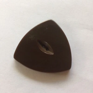 Vintage Single Large Brown Triangle Button 2-Hole Size 1,5” - Picture 1 of 8