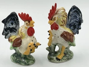 Vintage Napco Ceramic Hand Painted Fighting Roosters Salt & Pepper Shakers Japan - Picture 1 of 14