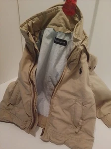 Ralph Lauren Kinder khaki Jacke gefüttert Kapuze durchgehender Reißverschluss Größe 18-24 Monate gebraucht, in einwandfreiem Zustand - Bild 1 von 5