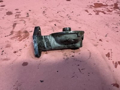 Оригинальный кронштейн масляного фильтра Porsche 914 1,7 л 12 000 миль - Изображение 1 из 4