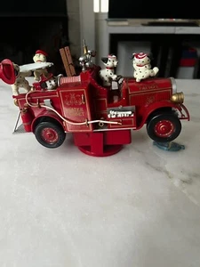 Enesco Deluxe Action Musical "Sul posto vigili del fuoco" (senza adattatore) - Foto 1 di 5