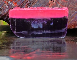 WOMEN'S POI SON Natural Handmade COCONUT OIL, SHEA BUTTER & Olive Oil SOAP BAR - Picture 1 of 12