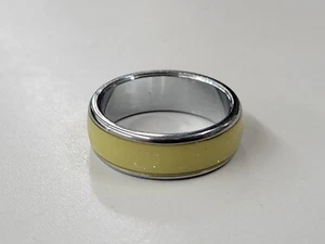 Vintage Silver-tone With Sparkling Yellow Inlay Ladies Ring Size 5.75 - Picture 1 of 6