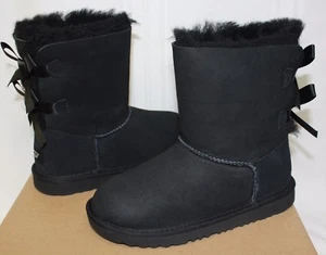 UGG Kids Bailey Bow II 2 schwarz Wildleder 1017394K NEU mit Karton - Bild 1 von 5