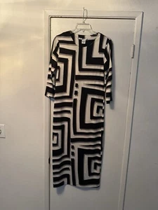 DIANE von  FURSTENBERG LADIES  100% SILK FITTED  MAXI DRESS SIZE 10 EUC - Picture 1 of 4