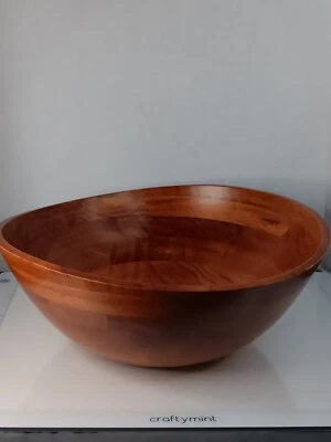 Tazón mate cereza Lipper International de 13 pulgadas con borde ondulado, marrón Foto 1 de 4