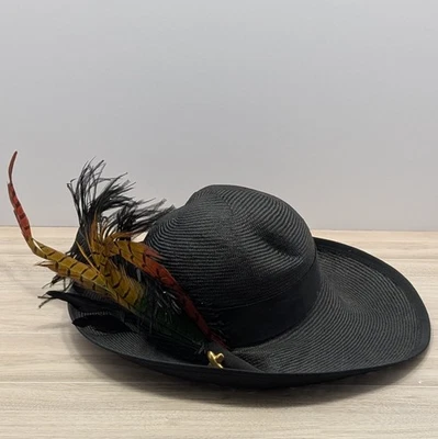 复古 Mr. Charles 黑色编织草编德比帽秋色羽毛 — 第 1/4 张图片