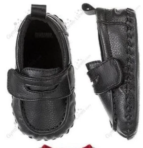 NWT Gymboree Classic Holiday Newborn Baby Bot Crib SHOES Size 01 - Picture 1 of 3