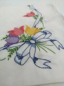 Mantel Bordado 52x70 en Floral Vintage Excelente Estado Cottagecore - Imagen 1 de 5