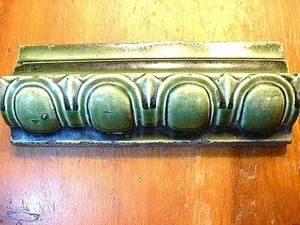 Antique Molded Green Victorian Tile Edge Trim - Picture 1 of 3