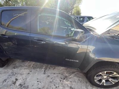 Used Front Right Door Assembly Front fits: 2020 Chevrolet Colorado electric Fron Foto 1 de 4