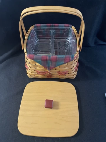 Longaberger Christmas Collection 2000 Edition "Deck The Halls Basket" Cover