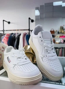 Damen Schuhe, Sneaker, Neu, verschiedene Größen - Bild 1 von 1