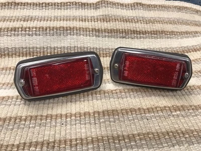 Par de luzes indicadoras laterais traseiras vermelhas Datsun OEM 240Z 260Z 280Z 1970-78 - Imagem 1 de 4