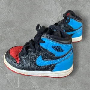 Nike Air Jordan 1 Retro High UNC Blue Chicago Red Kids 6C Shoes Sneakers - Picture 1 of 7