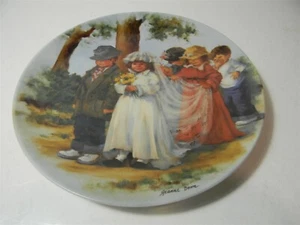 Plato de coleccionista Knowles Here Comes the Bride Jeanne Down's Friends 1985 PL9 - Imagen 1 de 4
