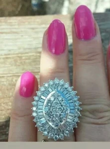 Round&baguette Diamanti Finti Cocktail Fidanzamento Ring 14K Placcato Oro Bianco - Foto 1 di 2