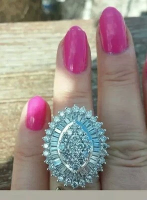 Round&baguette Diamanti Finti Cocktail Fidanzamento Ring 14K Placcato Oro Bianco - Immagine 1 di 2