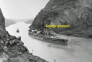 Panama Canal - USS Arkansas passes through Gaillard Cut on July 26 1919        - Picture 1 of 1